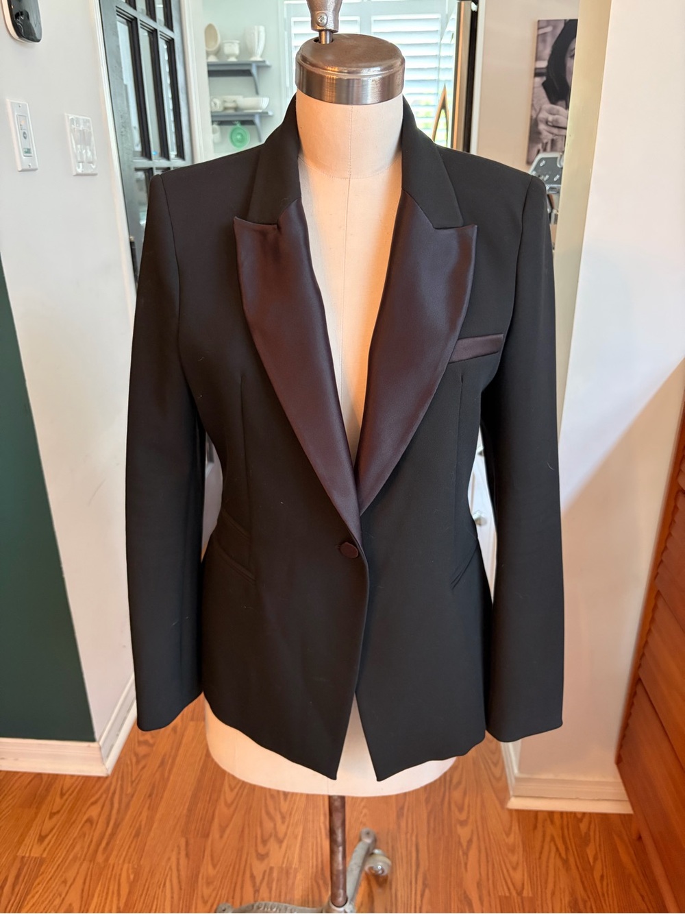 Zara Black Satin-Lapel Blazer